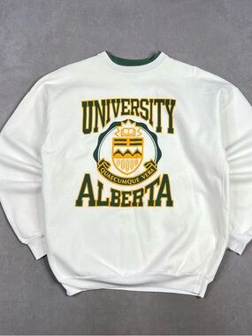Vintage University Of Alb White Crewneck Sweatshirt with Green and Gold Graphic